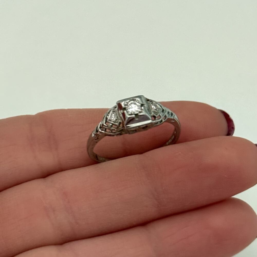 Vintage Art Deco 18K White Gold Diamond 3 Stone Filigree Band Ring Size 6.75 - Picture 13 of 16